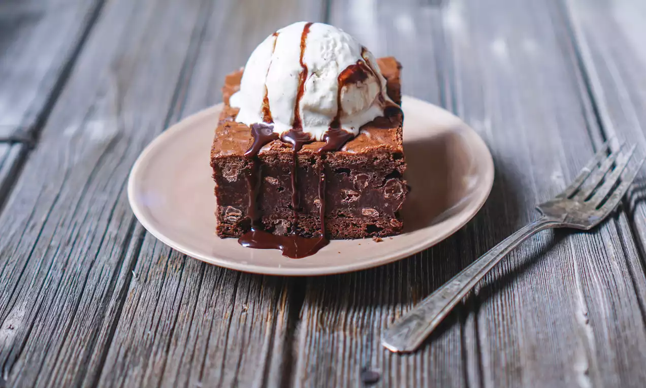 Fudgy Brownie Cake Recipe