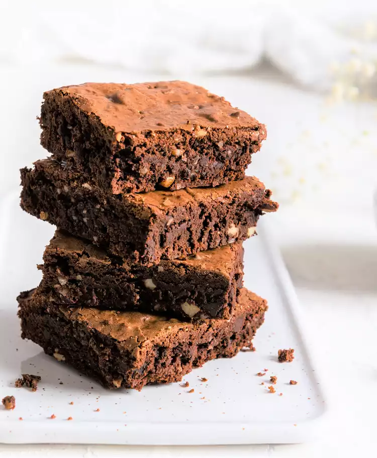 Walnut brownie cake Recipe by Kavita Ns - Cookpad